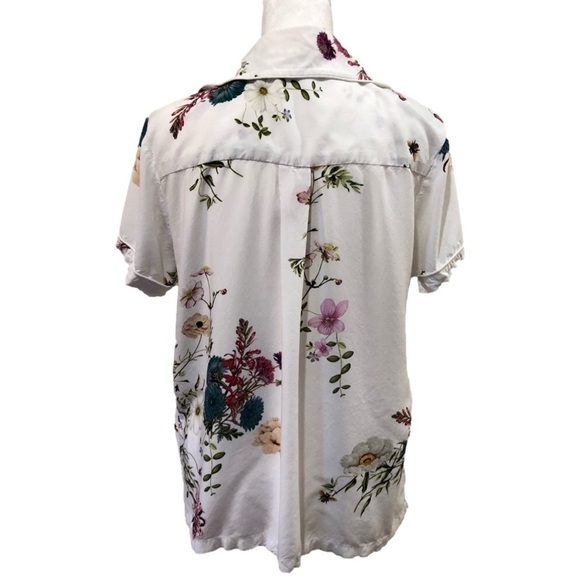 PLUM Pretty Sugar short sleeve, floral, button up blouse.  Size L - Picture 2 of 8